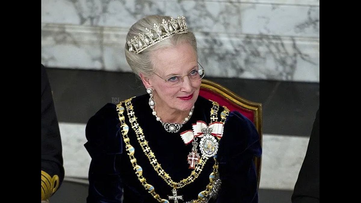 Danish queen tests positive for Covid-19